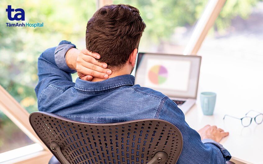 triệu chứng đau đầu sau gáy