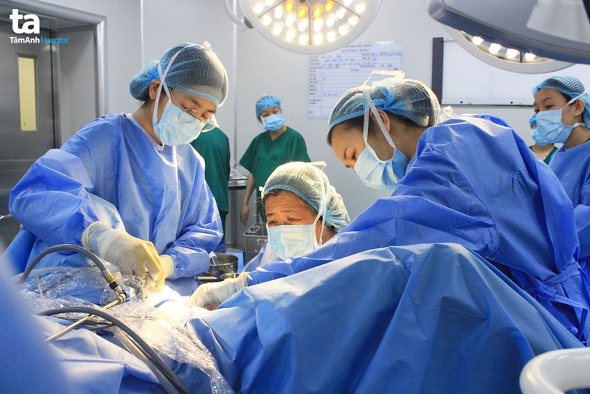 bác sĩ mỹ nhi phẫu thuật