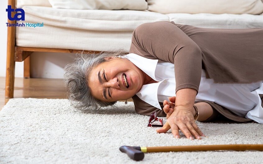 đột quỵ có tính di truyền không