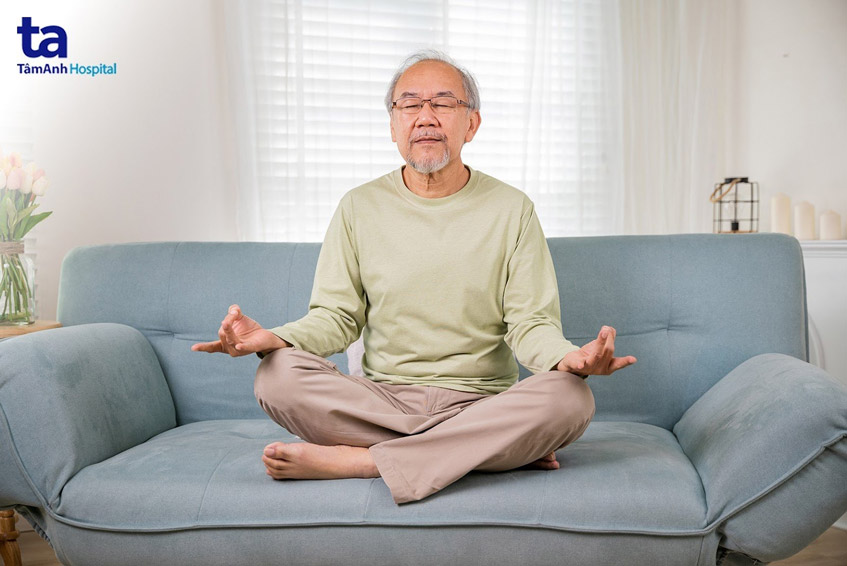 thực hiện các bài tập nhẹ nhàng