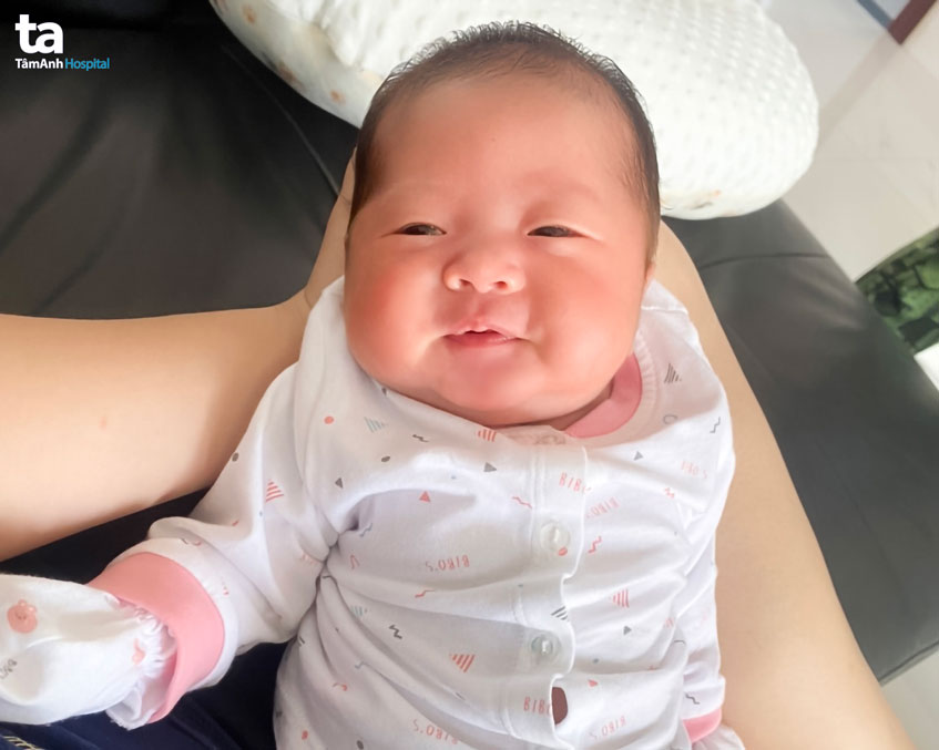 bảo bối của 2 vợ chồng