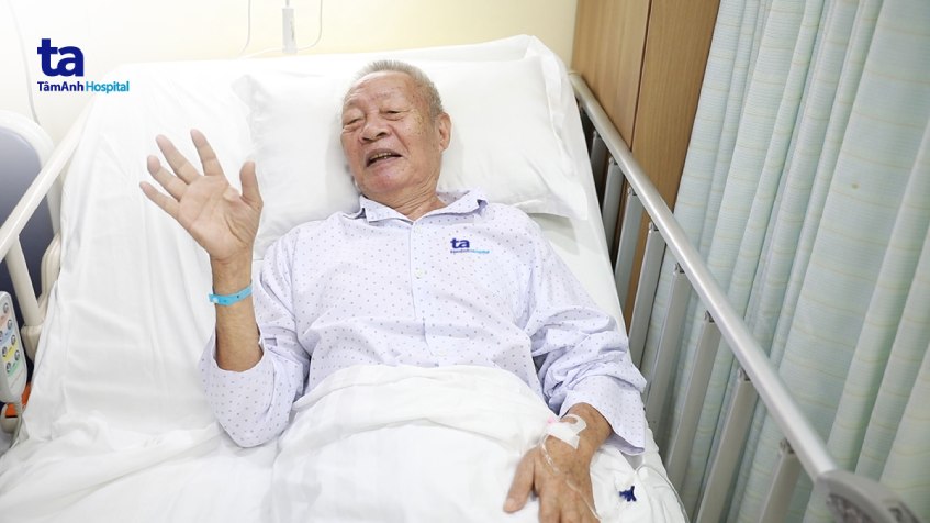 cụ ông hồi phục