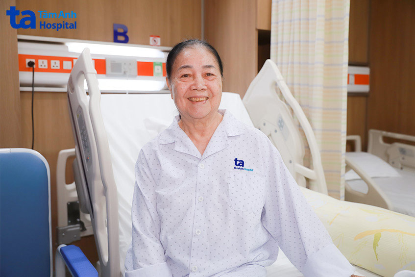Một tuần sau mổ, sức khỏe bà Lái dần sức khỏe hồi phục ổn định, có thể ăn uống, đi lại