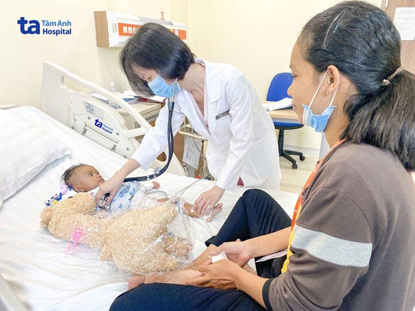 Bé Vi Sal 4,5 tháng tuổi khỏe mạnh