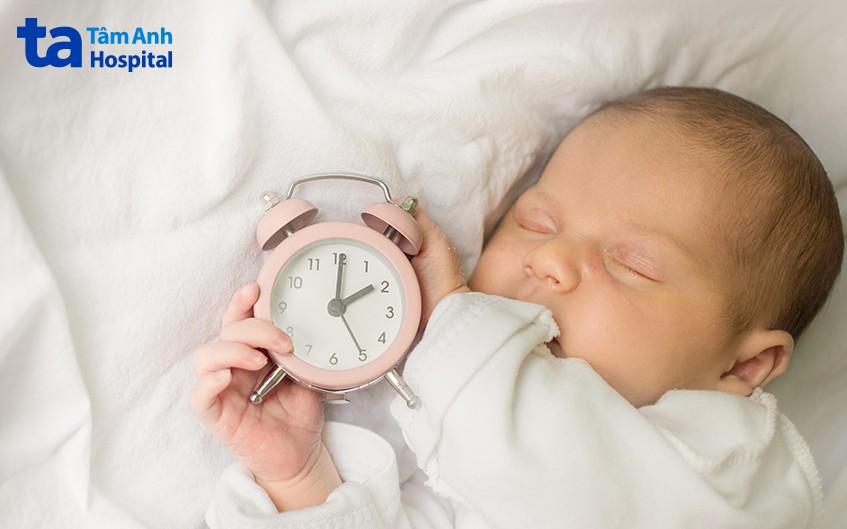 Bố mẹ nên hiểu rõ về thời gian ngủ của trẻ sơ sinh