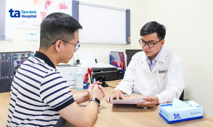 khám bác sĩ khi ngứa tai kéo dài