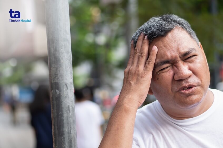 triệu chứng sau điều trị tụ máu não