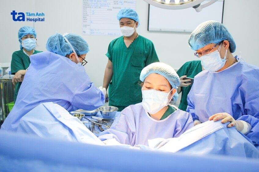 ung thư buồng trứng giai đoạn 1 có chữa được không