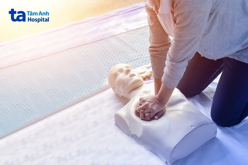 cách sơ cứu người bị ngạt khói