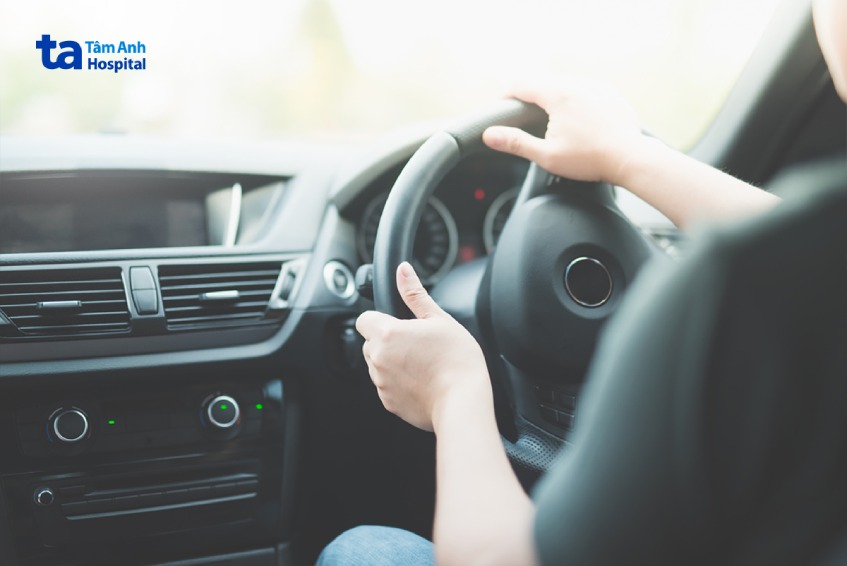 chú ý lái xe