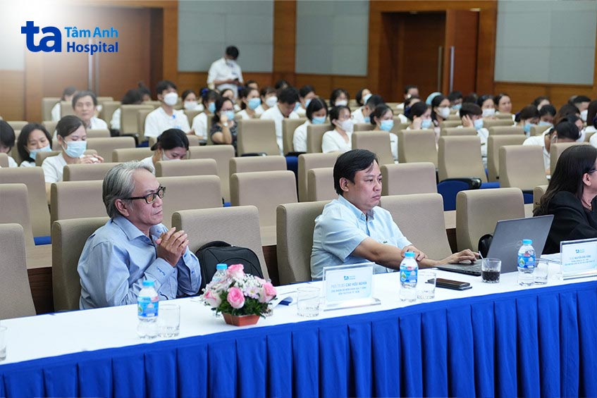 Đại biểu tham gia hội thảo 1