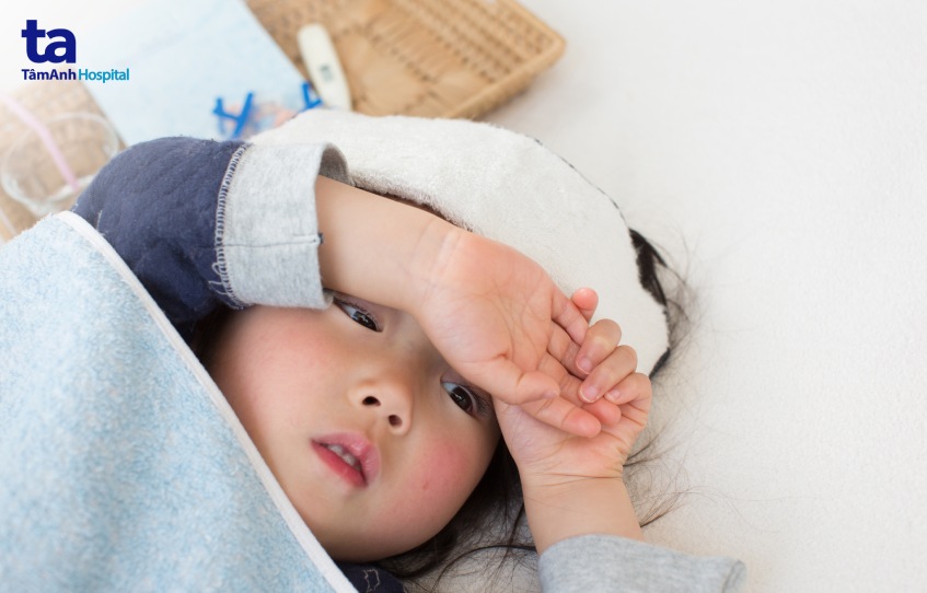 Sốt là triệu chứng phổ biến của thủy đậu