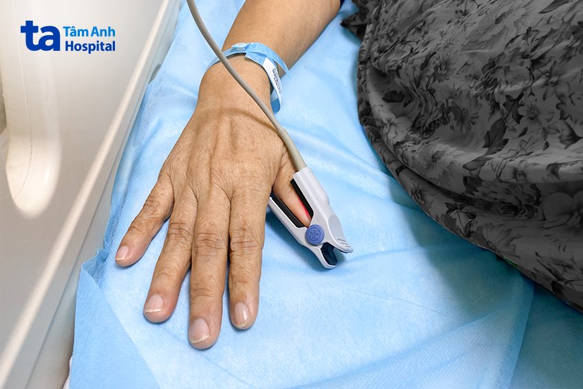 Bà B. được người nhà đưa vào khoa Cấp cứu