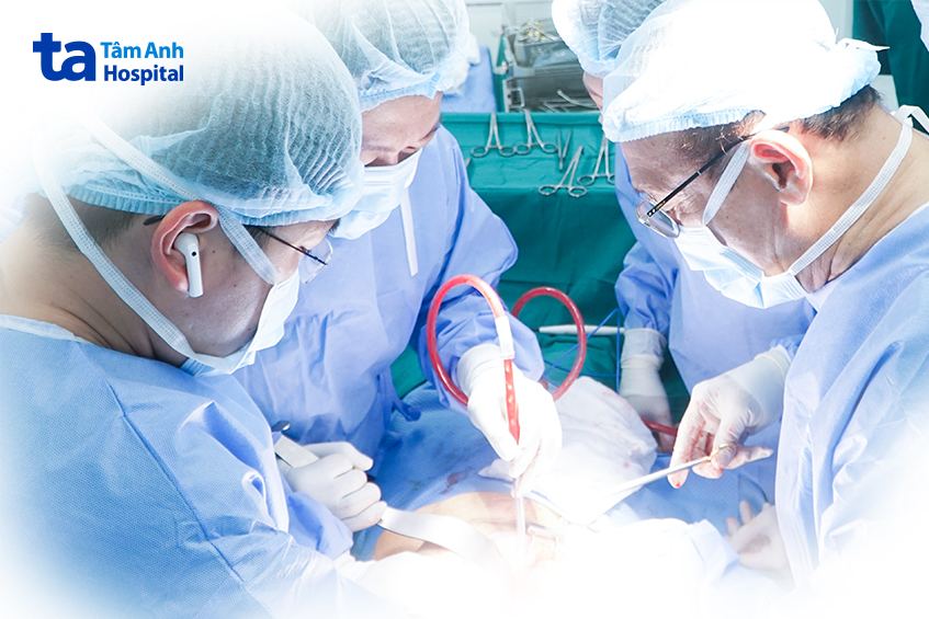 bác sĩ phẫu thuật