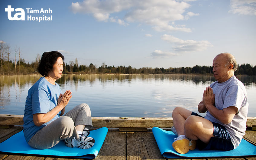 bài tập yoga cho người lớn tuổi