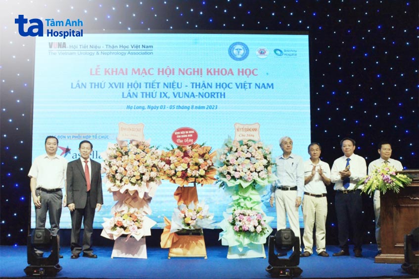 Khai mạc hội nghị khoa học