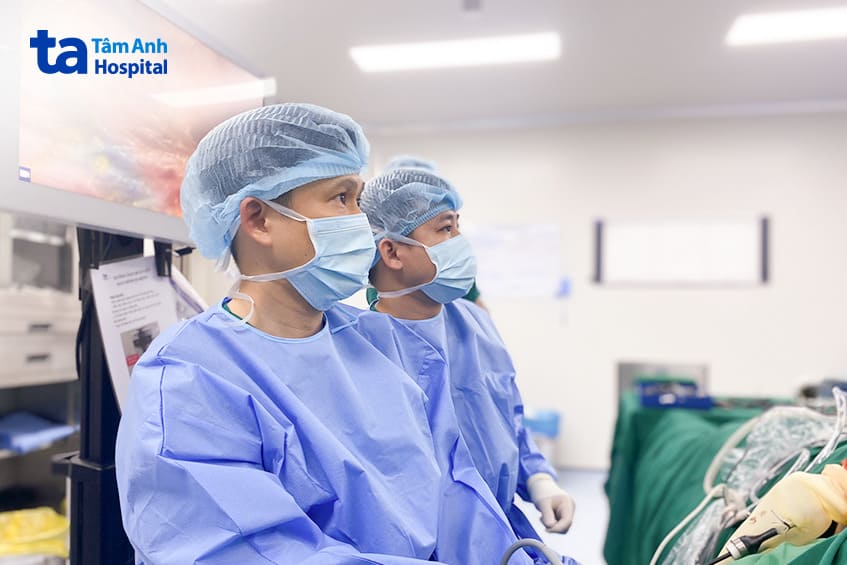 Mổ 2 tiếng, giải quyết 10 năm tự ti