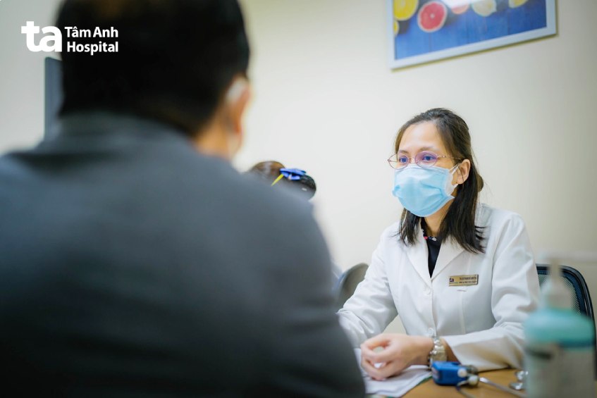 Người bệnh cần thăm khám bác sĩ khi triệu chứng cơn đau thắt ngực không ổn định xuất hiện thường xuyên, ngày càng nặng