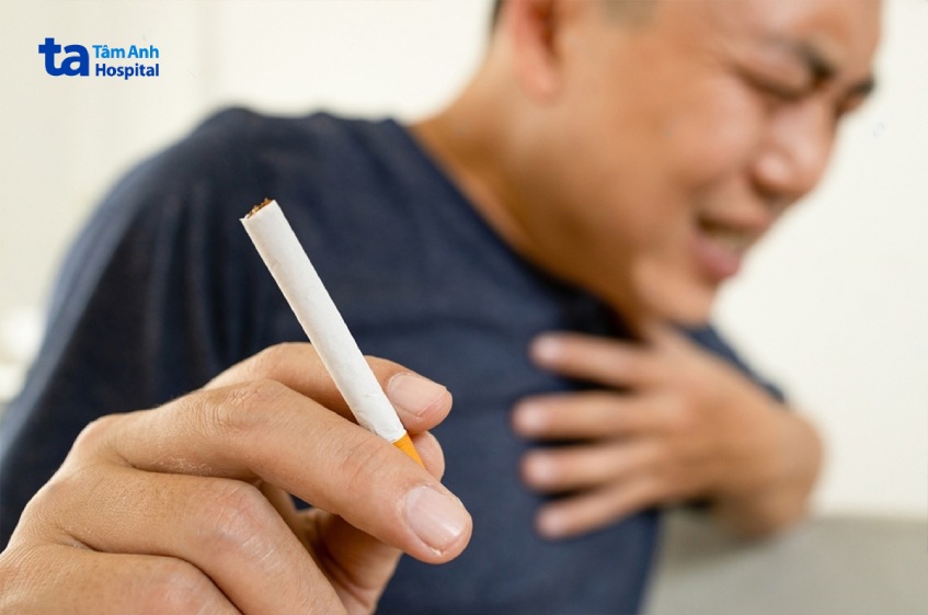 Người hút thuốc lá có nguy cơ cao bị co thắt động mạch vành