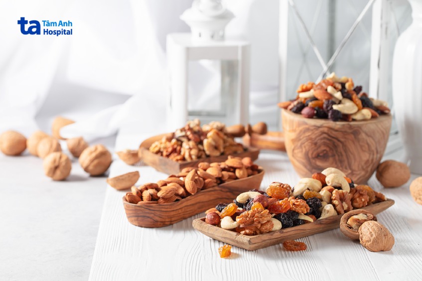 Trái cây khô và các loại hạt