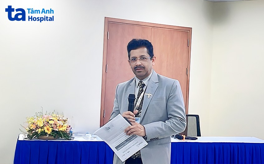 Bác sĩ Sanjay Pandey