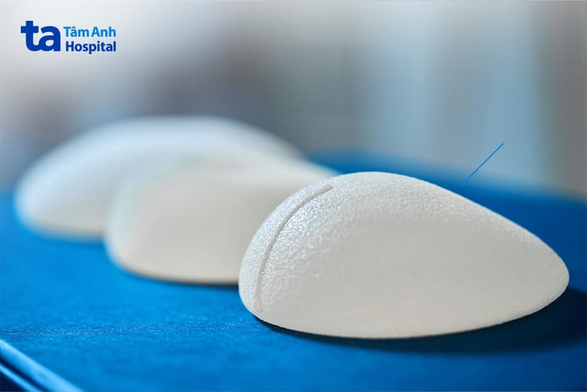 bị đau nhức dưới vú bên trái