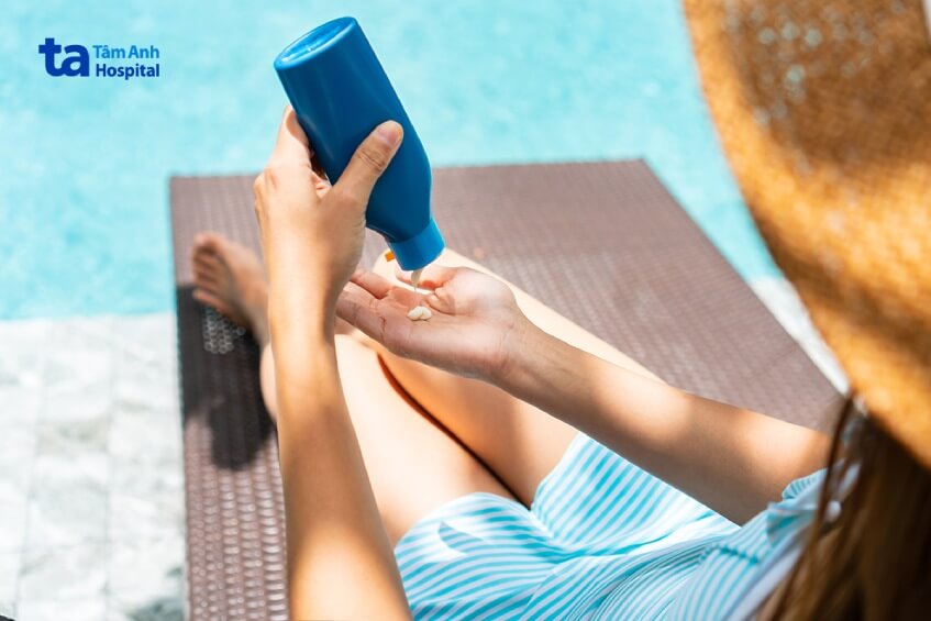 bôi kem chống nắng phòng ngừa ung thư da