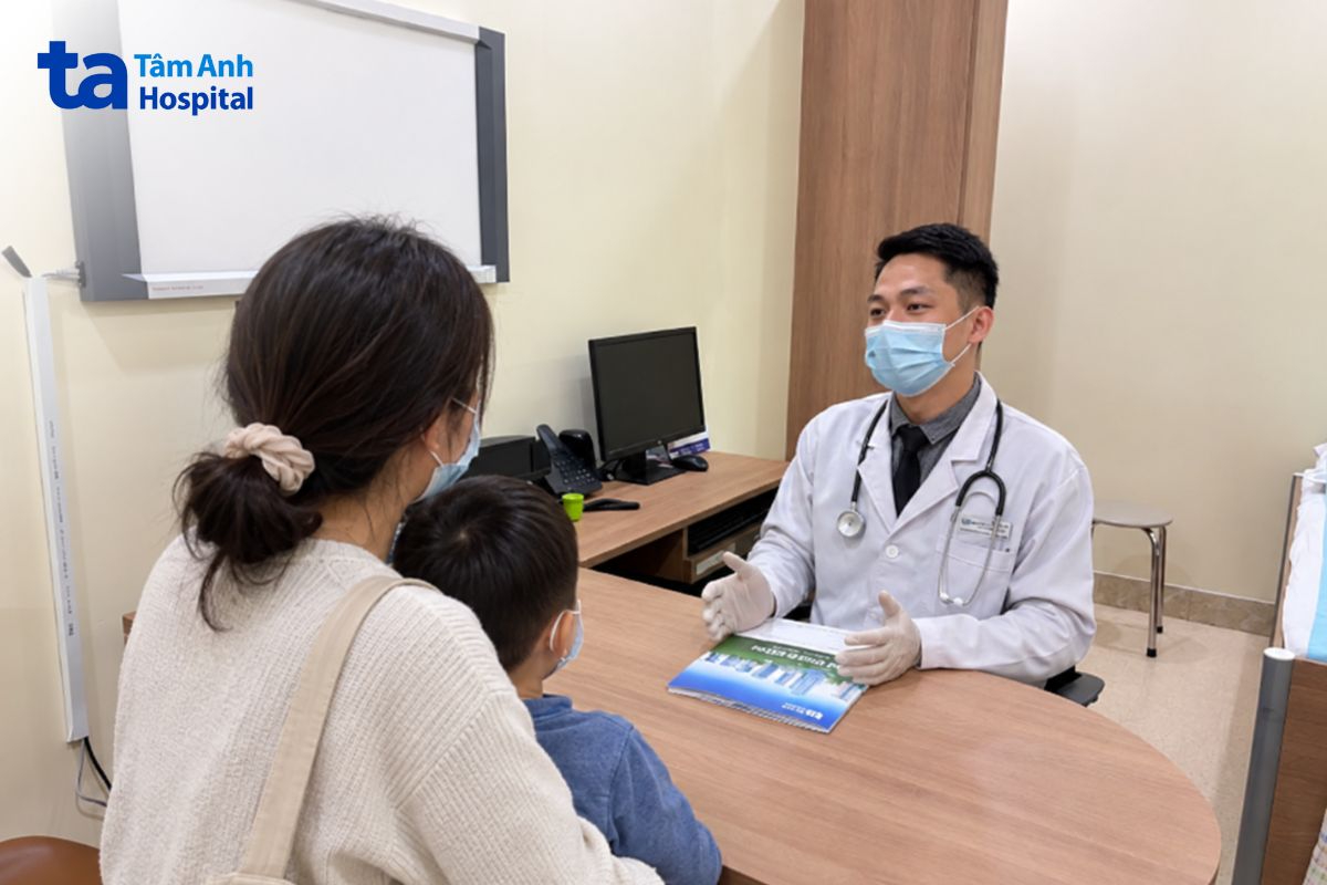 bs nguyễn hoàng anh giải thích về tình trạng của trẻ