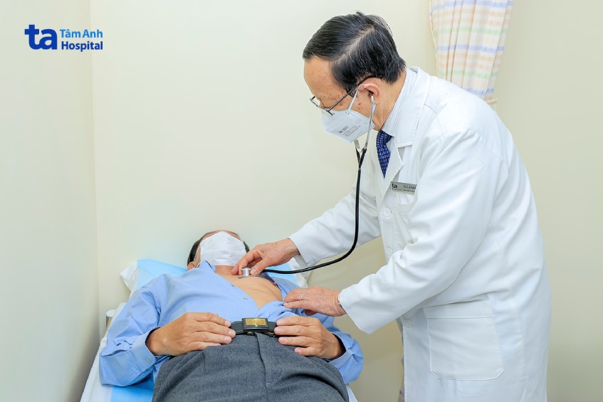 Người bệnh tim mạch cần thăm khám định kỳ để phát hiện sớm bệnh rung nhĩ