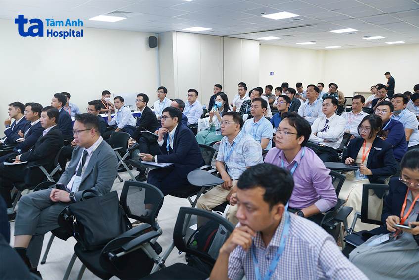 Chuyên đề Ung thư thu hút được nhiều chuyên gia, bác sĩ trong và ngoài nước theo dõi.