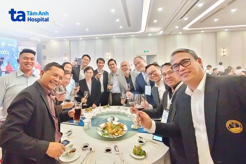 Chuyên gia các nước tham dự tiệc tối thân mật trong thời gian diễn ra FAUA 2023.