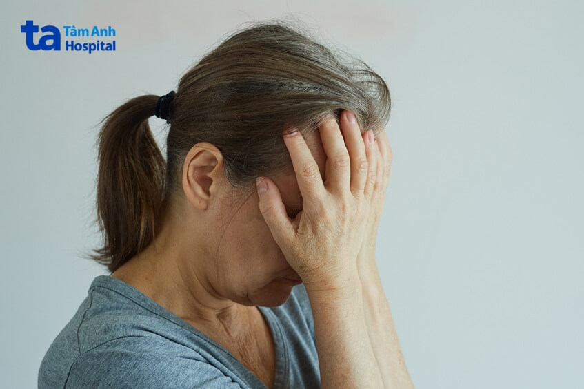 cơn đau đầu khi ho