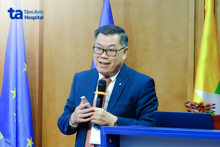 Giáo sư Nguyễn Văn Tuấn