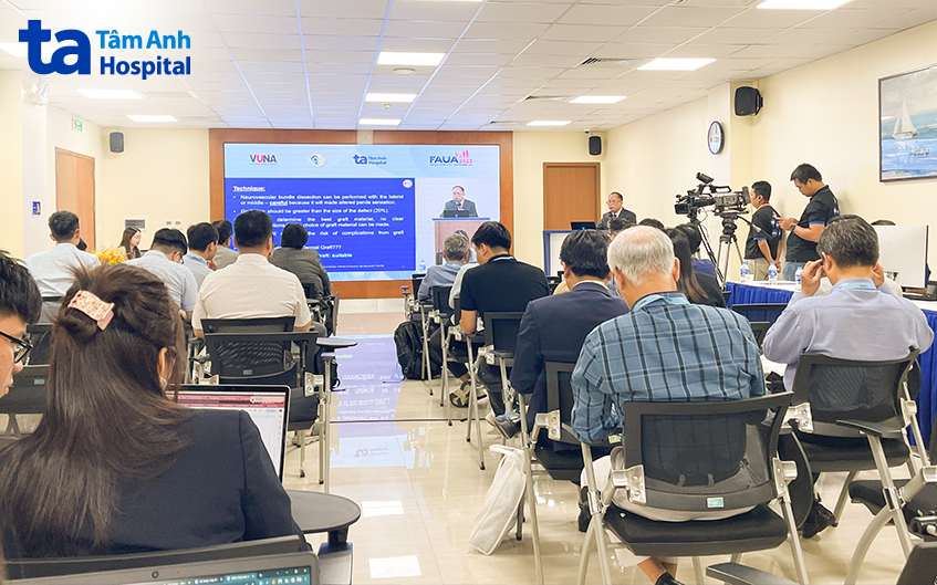 ThS. BS Mai Bá Tiến Dũng đang chia sẻ