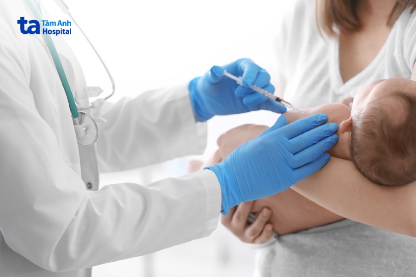 Trẻ nên được tiêm vaccine phòng ngừa ho gà