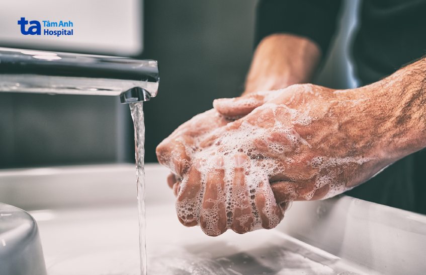 viêm amidan lây không