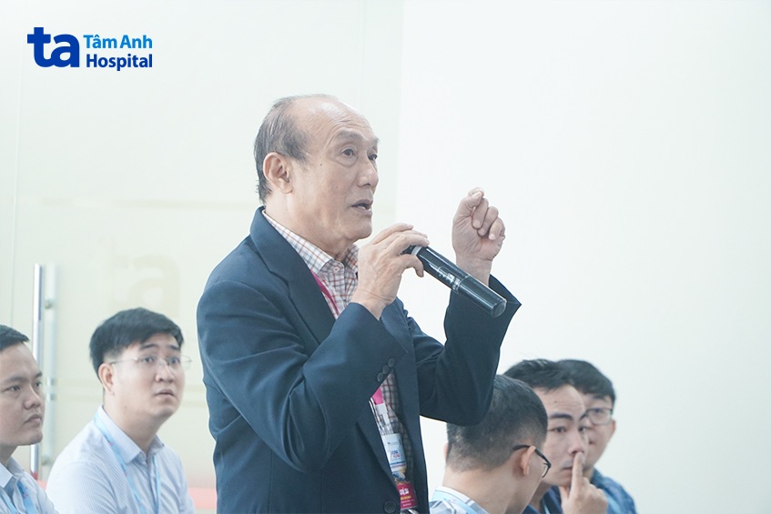 TTƯT.PGS.TS.BS Vũ Lê Chuyên - Giám đốc Trung tâm Tiết niệu Thận học Nam khoa, Bệnh viện Đa khoa Tâm Anh TP.HCM