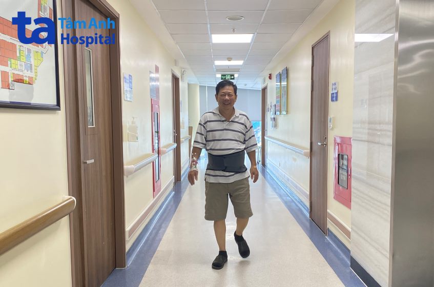 bệnh nhân hồi phục sau phẫu thuật 