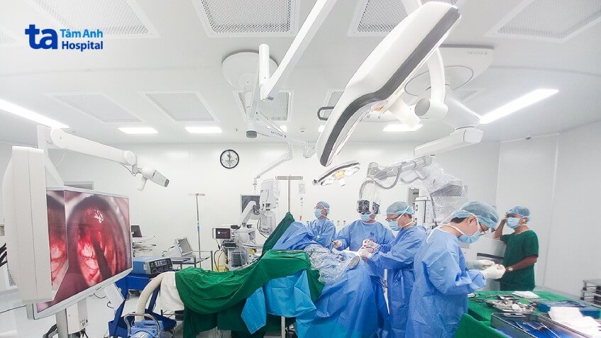 bác sĩ mổ thức tỉnh cứu người đột quỵ sau 36 giờ