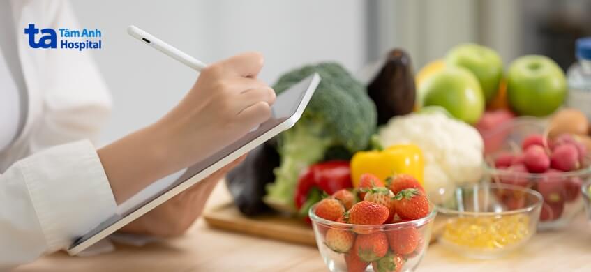 dinh dưỡng phòng tránh đột quỵ do nắng nóng