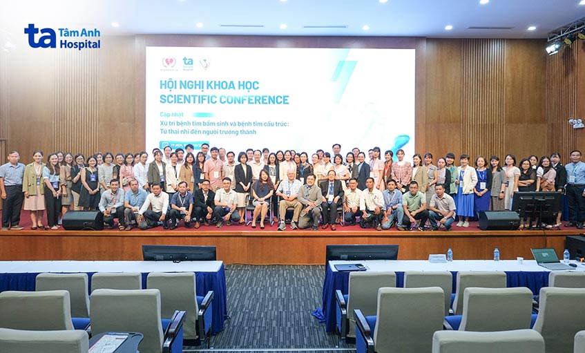 Hội thảo thu hút đông đảo chuyên gia, bác sĩ từ Mỹ và Việt Nam