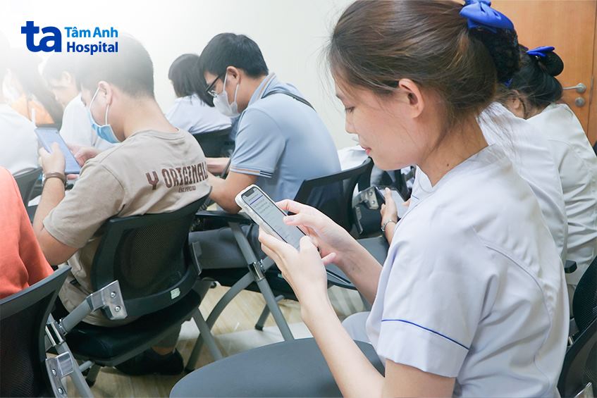 làm bài kiểm tra kiến thức sau đào tạo