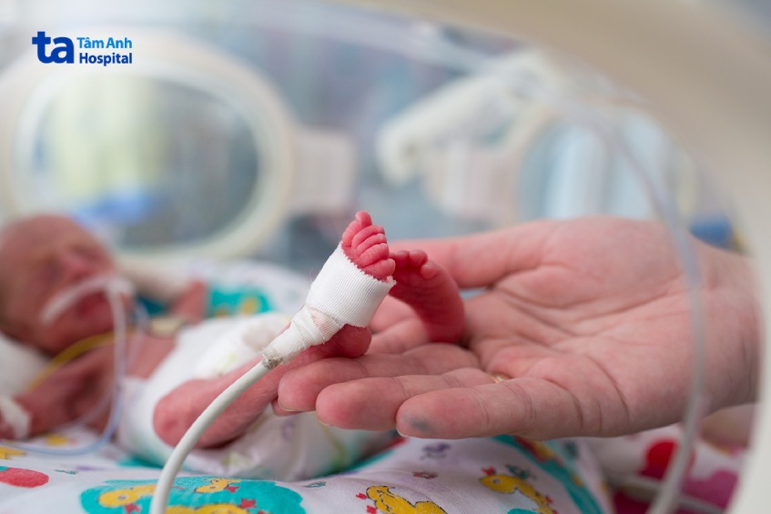 Trẻ sinh non nhẹ cân và sức đề kháng yếu 