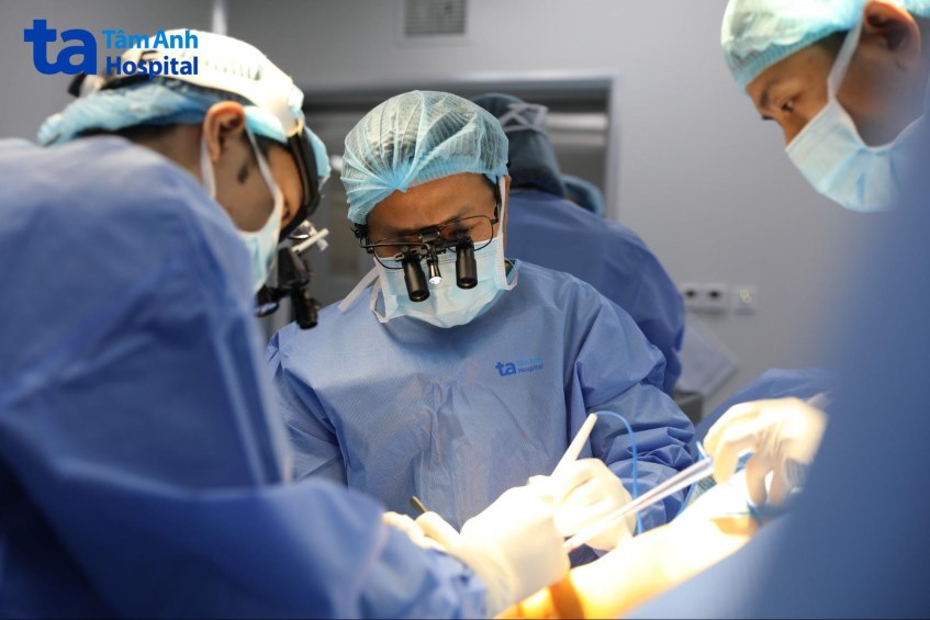 vi phẫu nối dây thần kinh