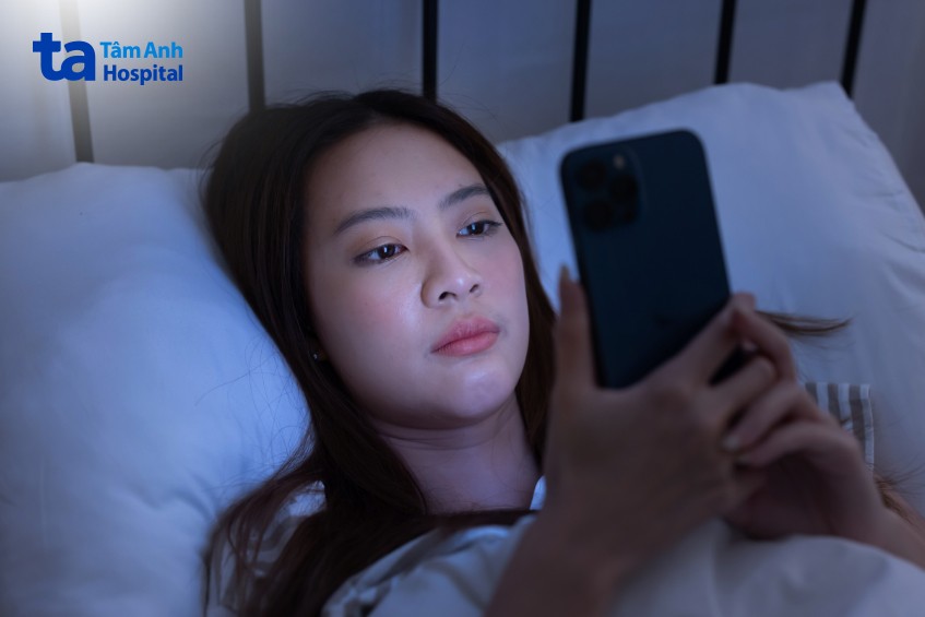 ánh sáng xanh gây khó ngủ