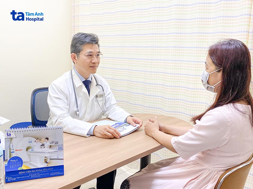 Bác sĩ sẽ tư vấn thêm cho gia đình bệnh nhân về các chi phí phẫu thuật ngực lõm