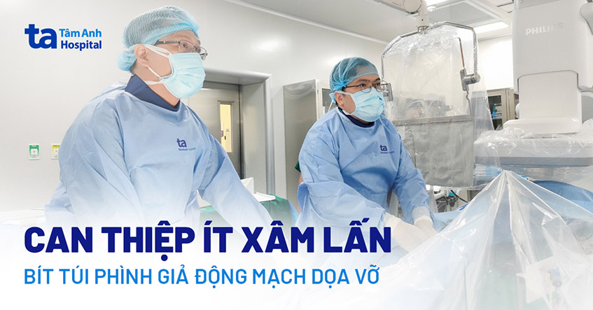 Khó thở suốt 1 năm vì túi phình giả động mạch