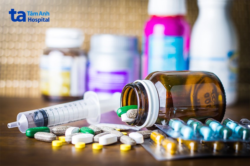 Hạ canxi máu được điều trị bằng nhiều loại thuốc