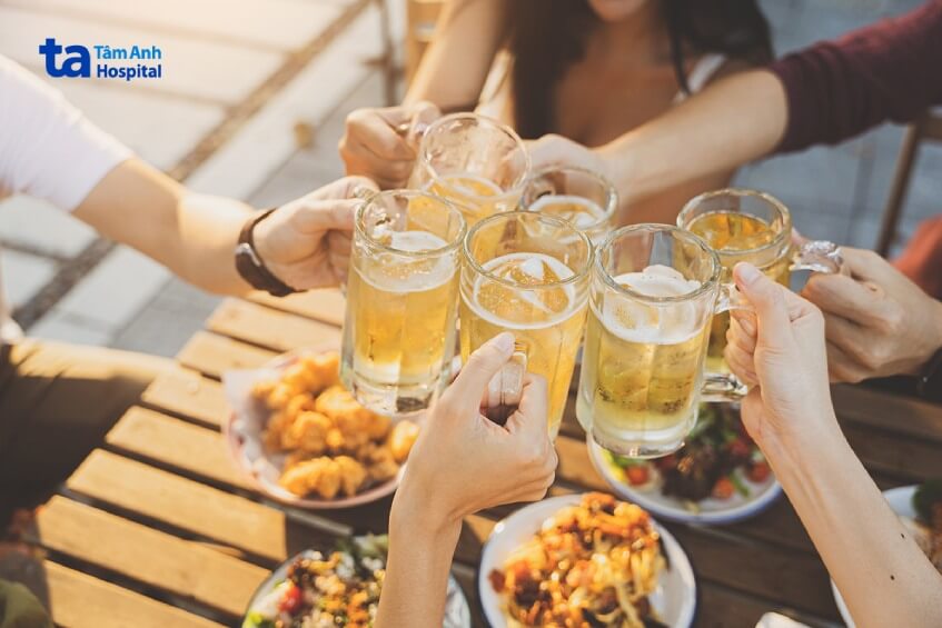 hạn chế uống rượu bia chống đột quỵ