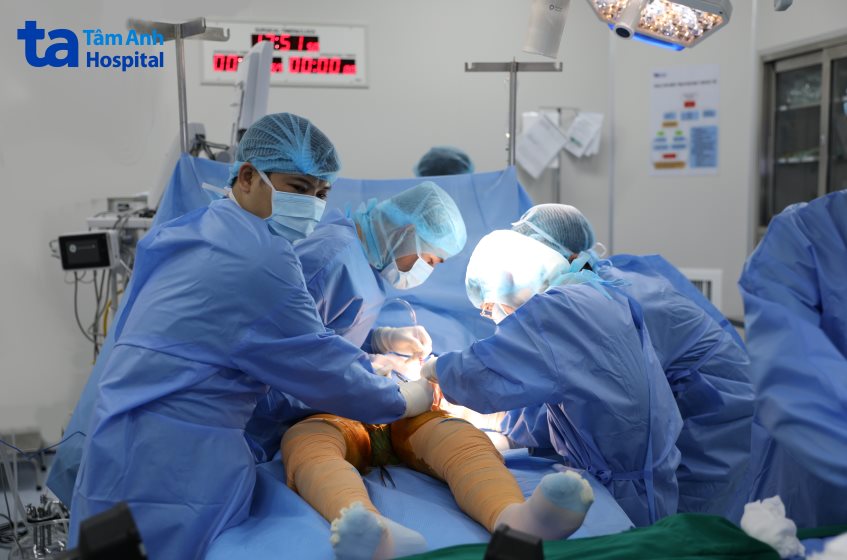 phẫu thuật thay khớp háng